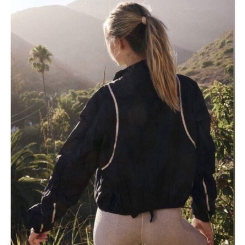 NWOT Great Escape Run windbreaker by FP Movement from Free People in size Medium - Picture 2 of 14